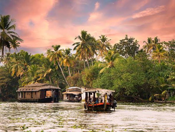 tour operator in dwarka sector 6